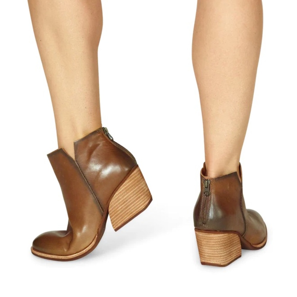 Korkease Booties